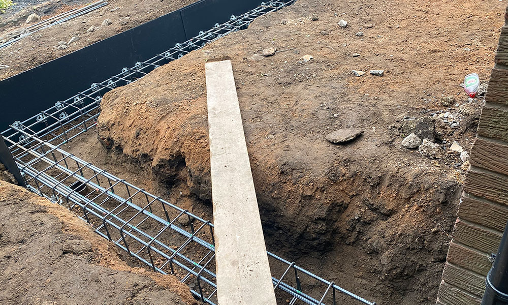 Steel support in the ground